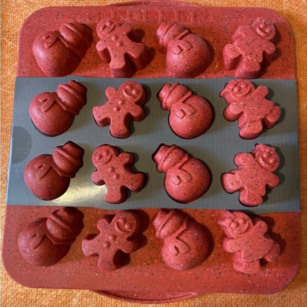 16ct Silicone Gingerbread Snowman‎ Mini Muffin Pan No BPA New Without Packaging
